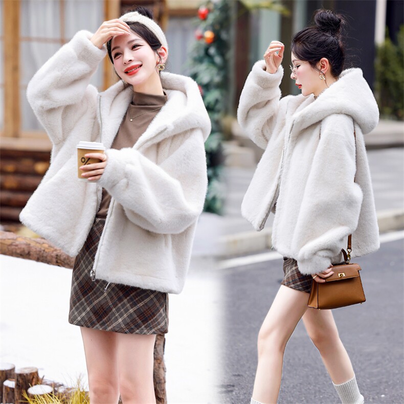 新款现货髙品质仿貂毛皮毛一体连帽短外套温暖抗风2025冬季新品女，女装棉衣/棉服，意芙