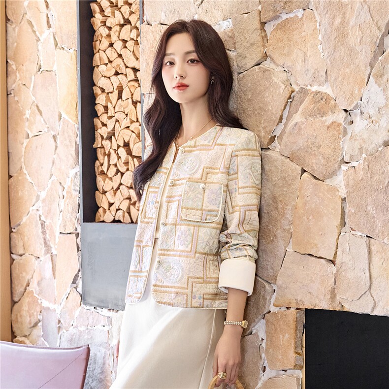 【bao款现货已出】2025秋装新款新中式重工刺绣复古小香短外套,女装短外套,雅静靓衣