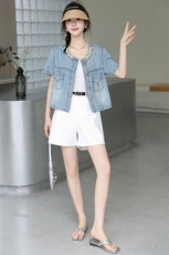新中式薄款圆领牛仔外套女短款2024春夏刺绣短袖珍珠扣气质上衣，女装衬衫，美拉德工厂直营店