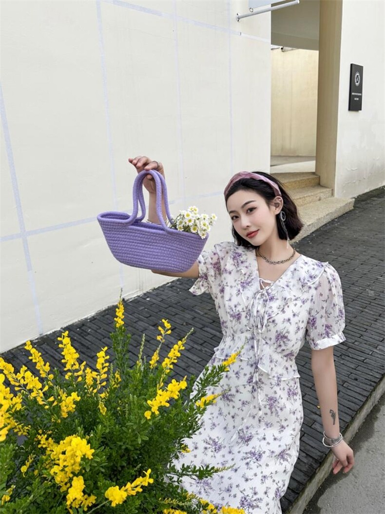 现货夏款女装新品连衣裙碎花女装腰上自己调节包容性大，女装连衣裙，荷塘月色