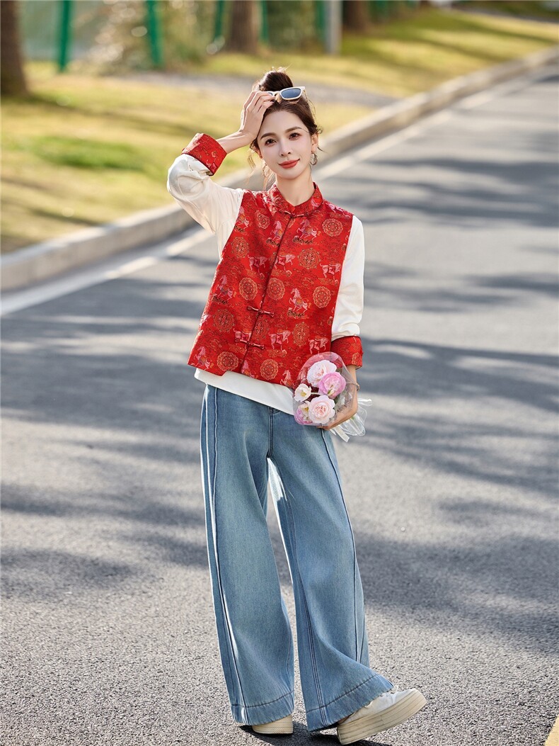 现货！2026春装新款新中式复古刺绣马甲上衣两件套,女装套装/套裙,魅影