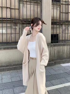 时尚百搭女士羊毛开衫 秋冬必备简约长款外套图片