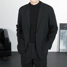 黑色