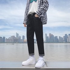 黑色