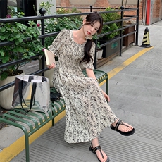 现货，法式高级感气质收腰喇叭袖碎花连衣裙2927P115K178，女装连衣裙，2C029