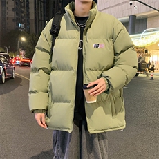 灰绿色