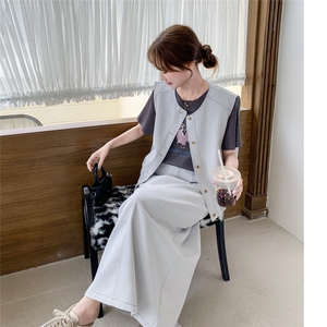 美式复古风穿搭浅蓝色马甲T恤配牛仔裙女夏2025年超火长裙三件套图片