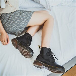 英伦系带平底机车短靴骑士军靴马丁靴情侣款男女靴XZ1118-146B图片