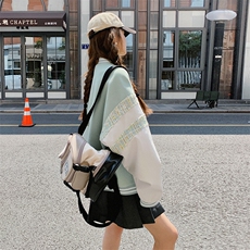学院风高级感短款棒球服外套女春秋2025新款超火好看小众夹克上衣，女装短外套，2C088