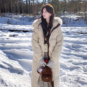 （现货！）长款连帽狐狸毛领宽松阔版加厚保暖羽绒服女图片