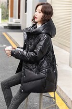 时尚保暖黑色长款羽绒服女冬季必备显瘦外套，女装羽绒服，千千佰惠
