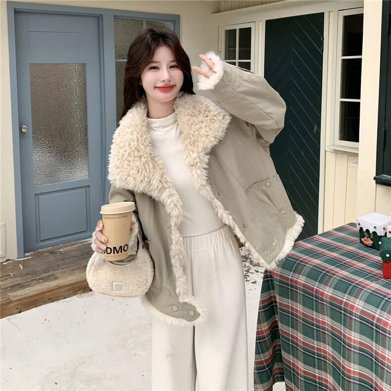 卡其绿皮毛一体外套女羊羔毛加厚小个子保暖棉服休闲夹克派克服,女装毛呢外套,2C198