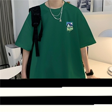 墨绿色