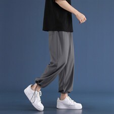 浅灰色