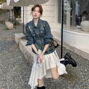 2025秋季新款韩版宽松水洗复古破洞中长款牛仔外套上衣女街拍显瘦图片