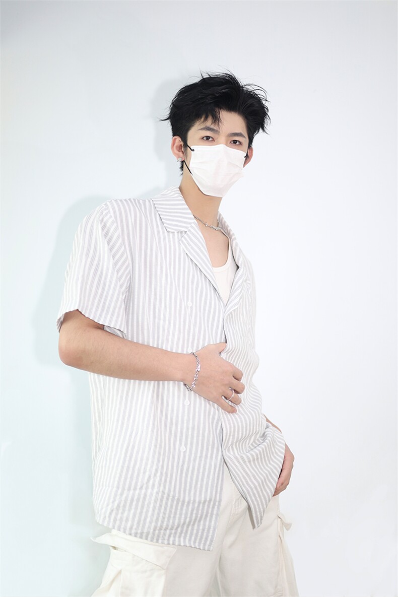 明星私服英伦学院风竖条纹短袖衬衫翻领外套口袋设计短袖P40,男装衬衫,电商B319