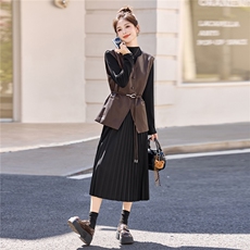 黑色长袖连衣裙2025秋新款独特漂亮超好看气质御姐马甲穿搭套装裙，女装套装/套裙，意芙