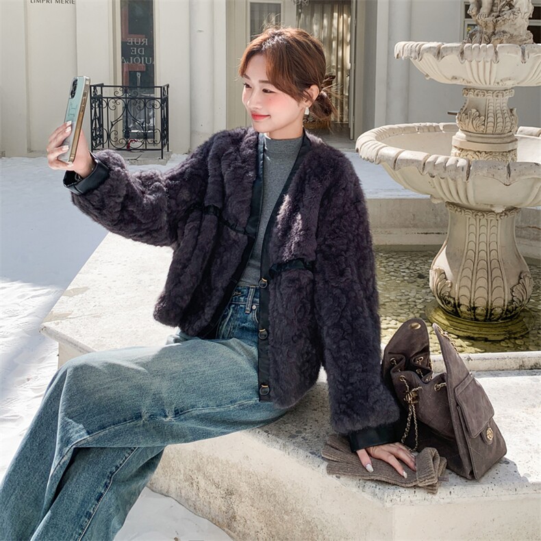 新款花狐皮毛一体牛短款外套2C267-970-P200-K298，女装短外套，茵姿媚