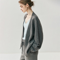 超好看慵懒风软糯山羊绒开衫女宽松披肩针织毛衣新款蝙蝠袖灰外套，女装羊绒衫，绒创羊绒