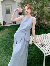 夏日绝美蓝色无袖上衣半身裙套装女夏季两件套高级感赫本风超火，女装套装/套裙，蝶眷