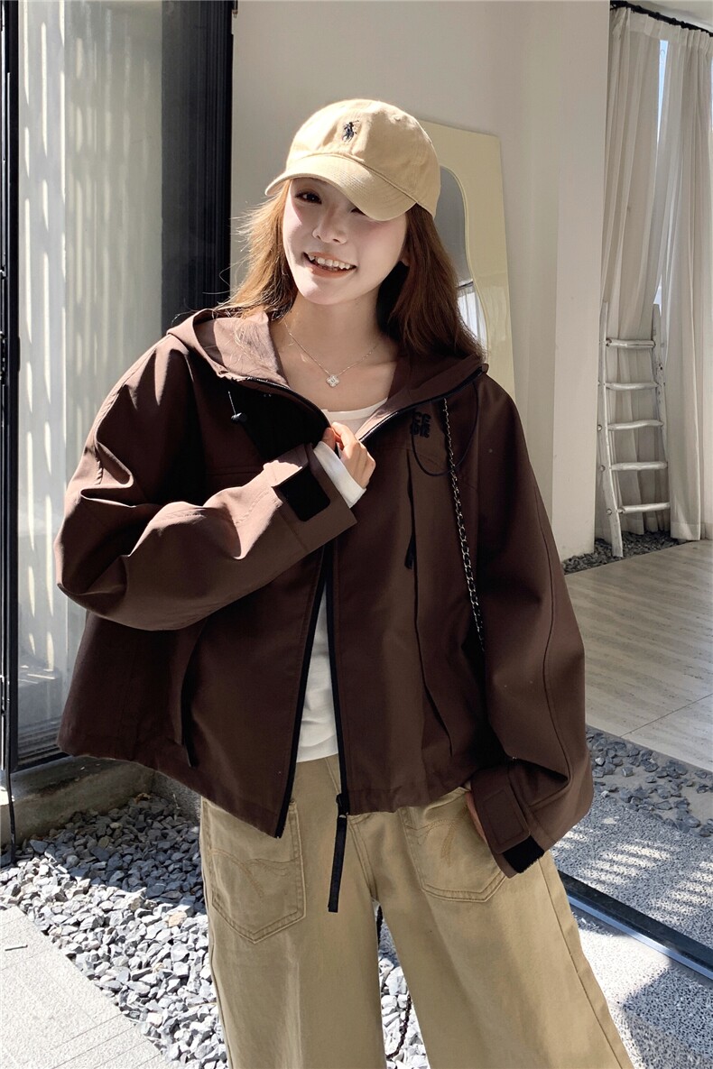 25秋季新款加厚面料冲锋衣外套6516-P155-K238,女装短外套,2C317