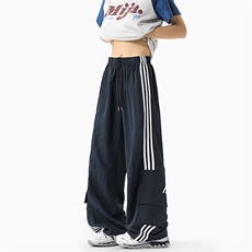 藏青色