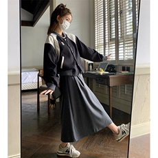 小众撞色拼接黑色棒球服82378-P140-K188，女装短外套，辉之琳
