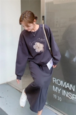 休闲运动灰色碎花卫衣半身裙套装女春秋2025新款小个子超火两件套，女装套装/套裙，2D014