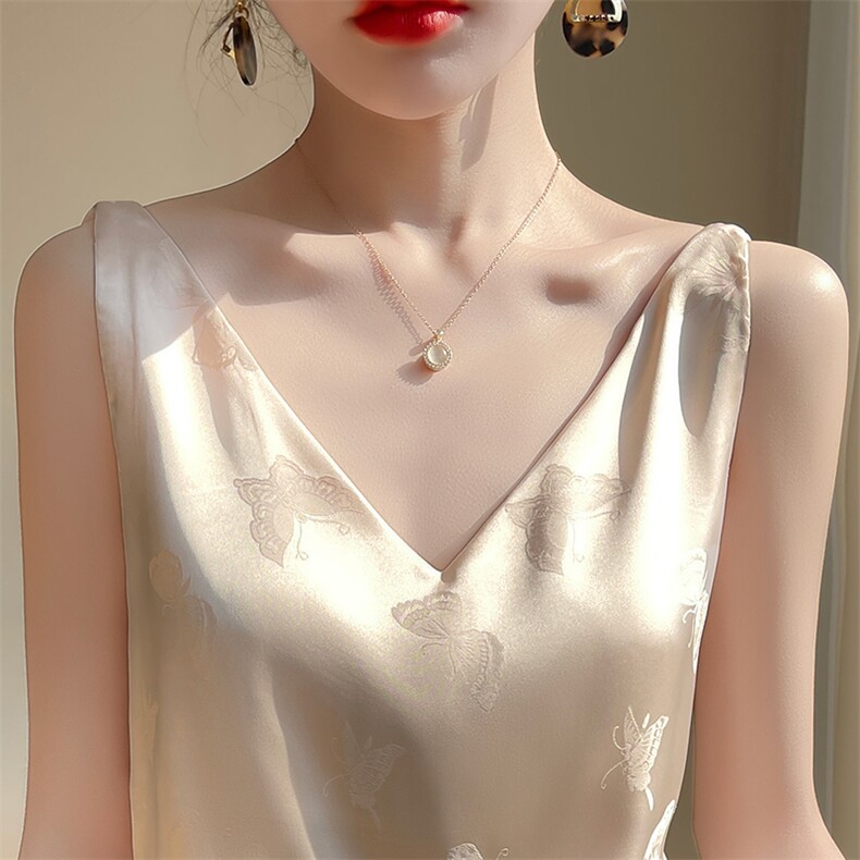 V领外穿吊带背心女夏内搭打底短款上衣设计感小众,女装背心吊带,绒宛羊绒