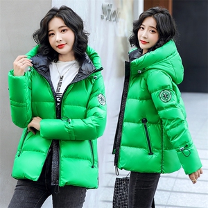 2021羽绒服女短款韩版新款白鸭绒保暖冬装潮图片