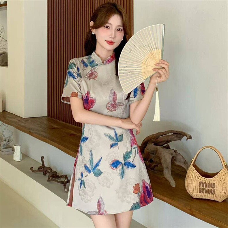 新中式国风穿搭印花缎面旗袍上衣套装女夏超火好看高级短裤两件套,女装套装/套裙,心心服饰
