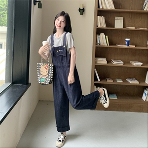 盐甜系穿搭时尚牛仔背带裤套装女夏新款学院风减龄条纹t恤两件套图片