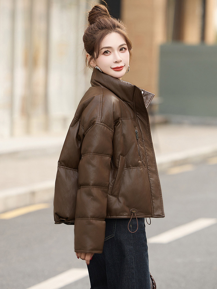现货BAO款免洗pu皮羽绒服女短款2024新款冬季加厚立领面包羽绒服,女装羽绒服,仟媚宠