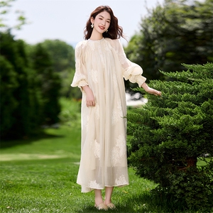 夏装韩系夏季假日超出片仙女裙氛围感宽松版重工刺绣洋气防晒长裙图片