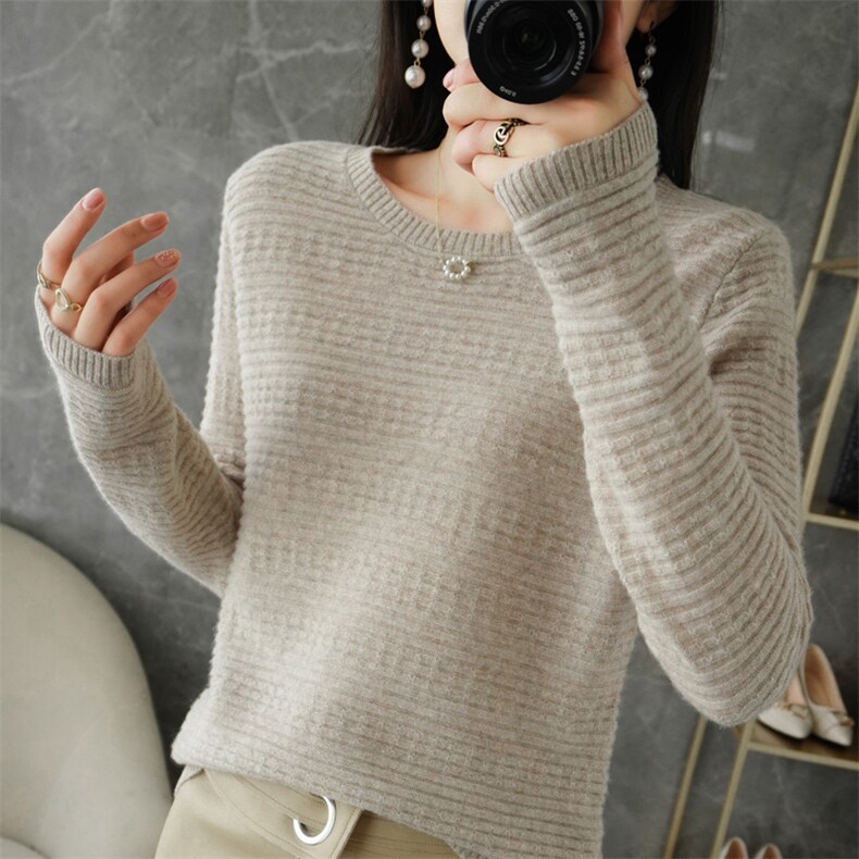 时尚百搭女士羊毛衫圆领正反针设计羊毛保暖舒适，女装羊毛衫，鑫源羊绒