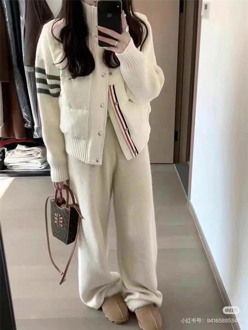 2025年秋季时尚通勤简约休闲三杠棉服，女装棉衣/棉服，慕洵羊绒