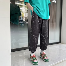 黑色