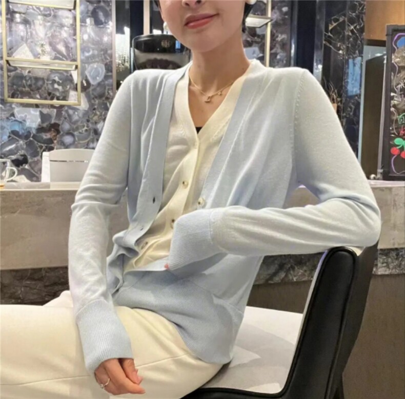 2024秋冬新款V领纯色纽扣精纺羊毛开衫,女装羊毛衫,斯尔特羊绒