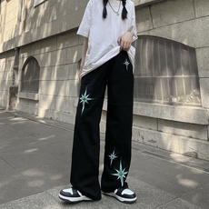 黑色
