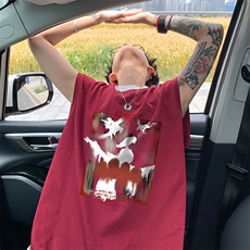 酒红色