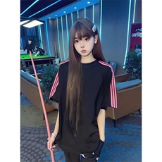 黑色