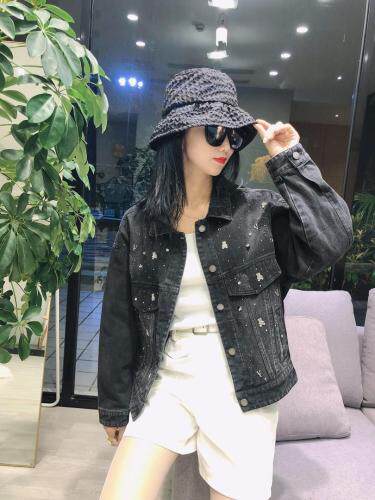 爆版小熊外套爆版的黑色蓝色的，其它，金地雪