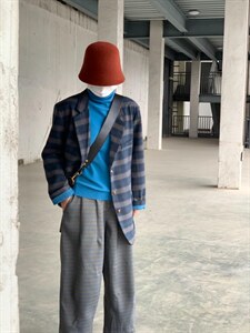 复古格子西装图片