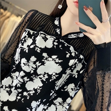 黑色