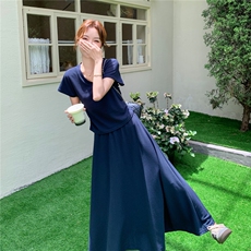 藏青色露背T恤辣妹半身裙套装女夏2025新款独特绝美高级感两件套，女装套装/套裙，2C081