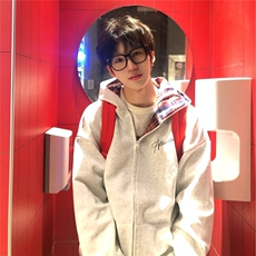 白灰色