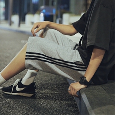 灰色