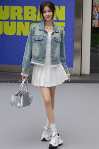 蕾丝拼接牛仔外套女2025春季新款韩版翻领小个子时尚夹克减龄上衣图片