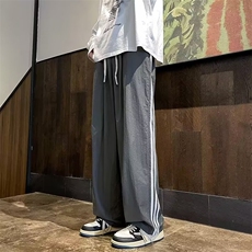 灰色