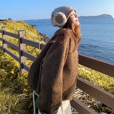咖色格纹拼接皮毛一体羊羔毛外套女秋冬2025新款时髦洋气超火棉服，女装短外套，2C007